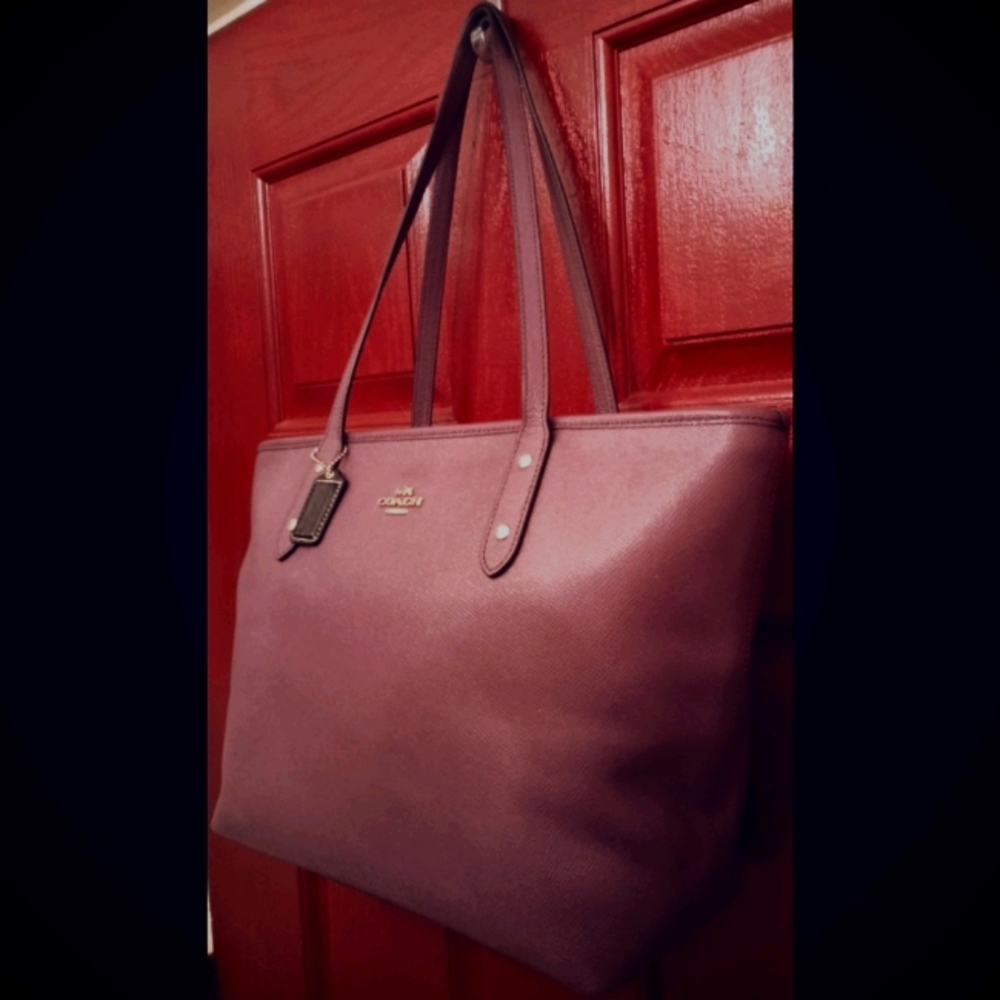 Coach City Zip Tote NWT, Purple Crossgrain Leather